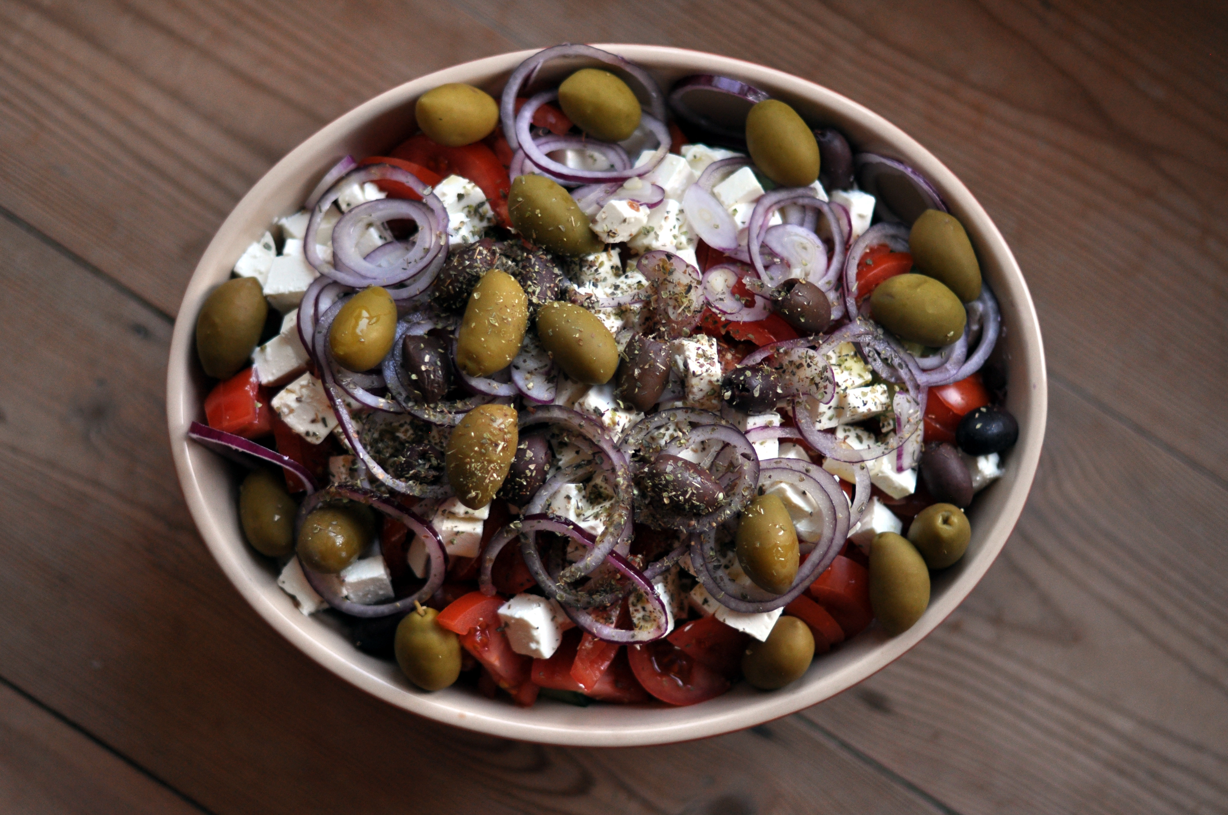 Make a Greek Salad With Yummy Veggies