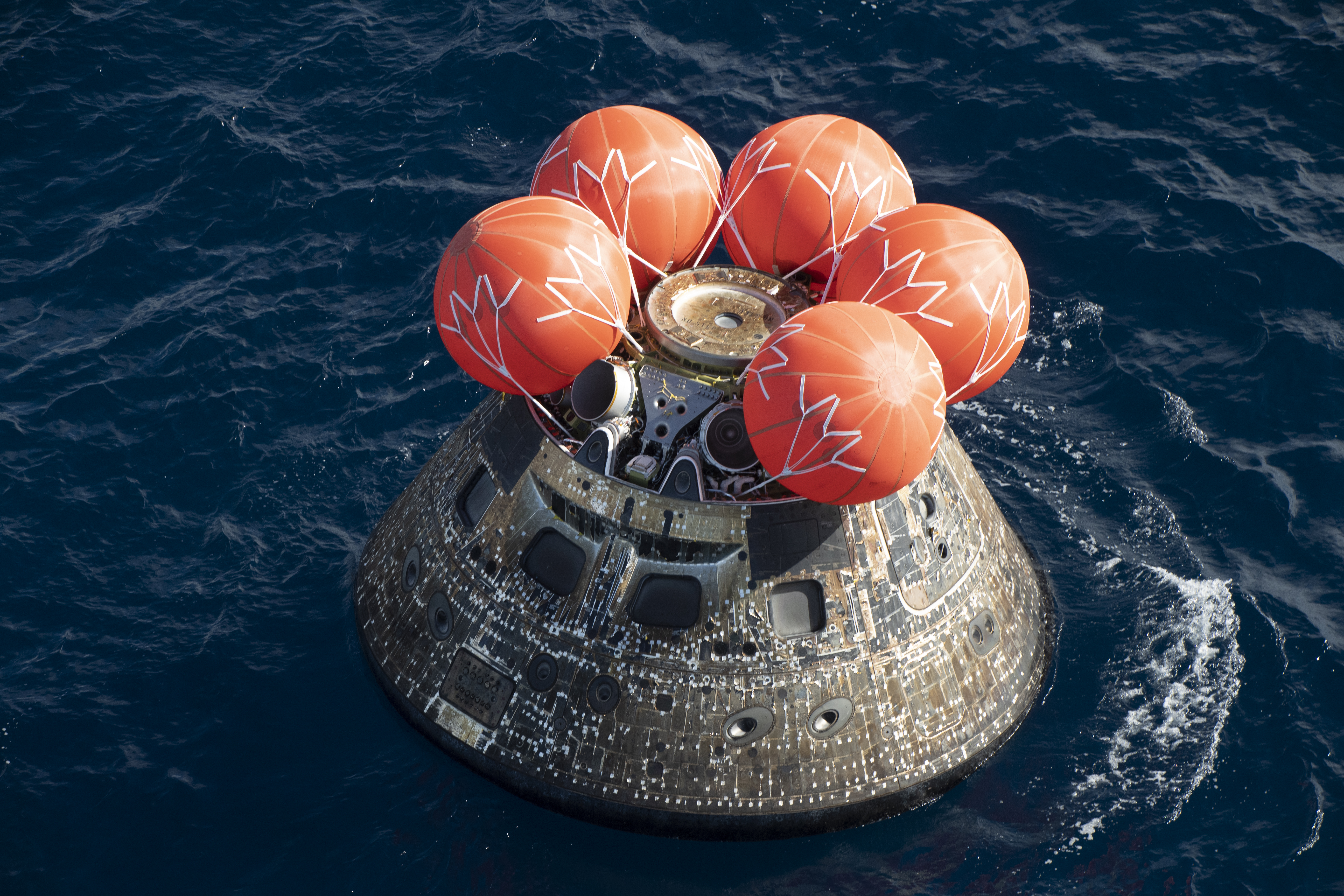 Orion Re-entry and Splashdown